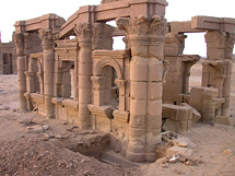 Sondage at the corner of the Hathor chapel